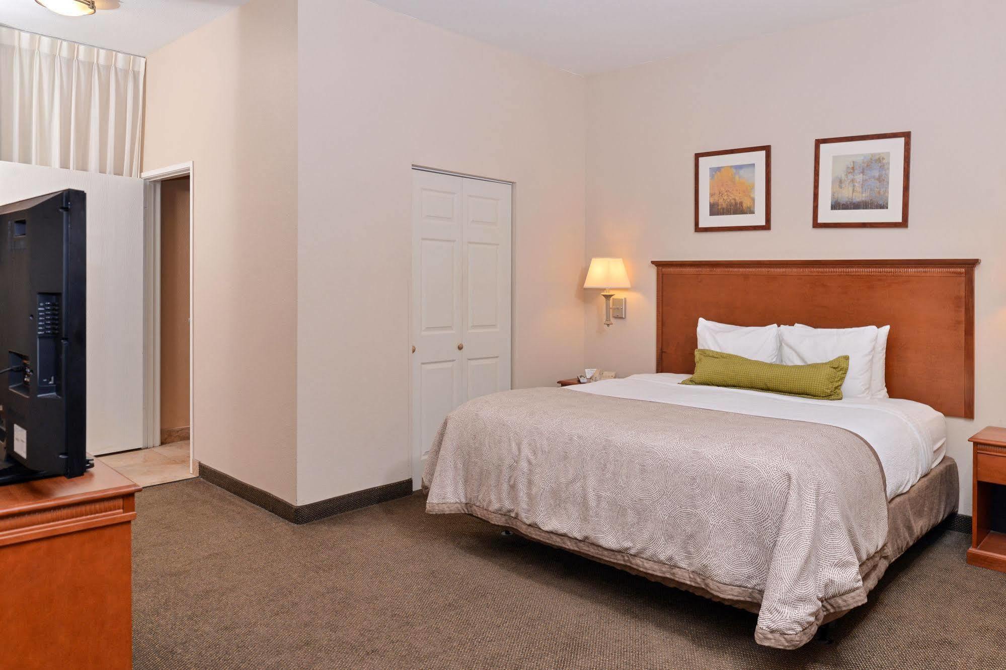 Candlewood Suites San Diego By Ihg Екстериор снимка